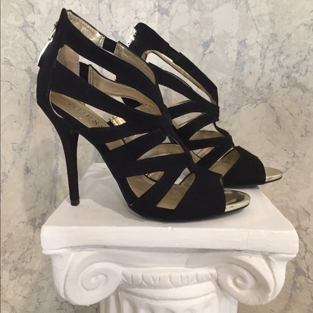NWOT Guess black strap heels gold accents size 6.5